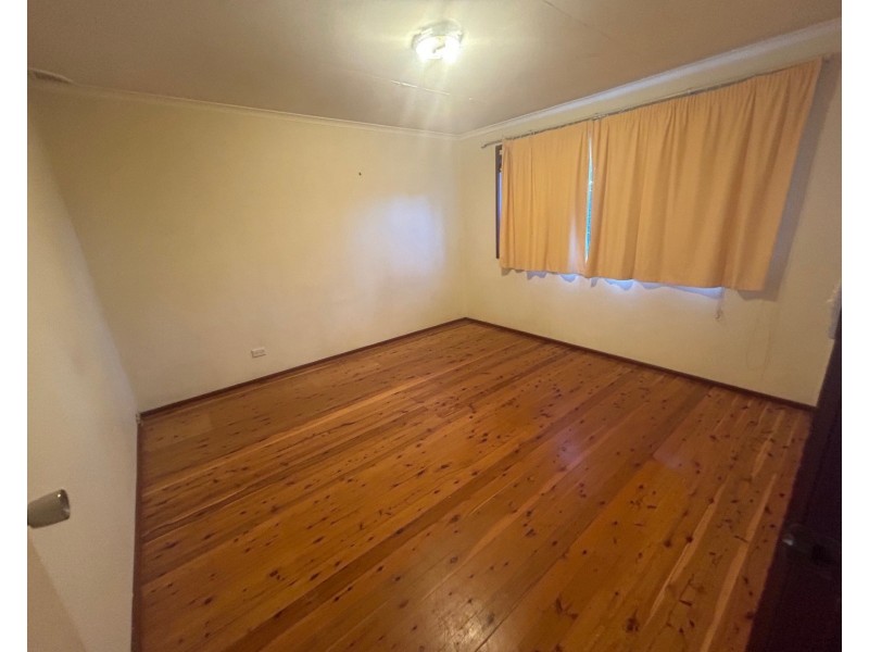 70 Oliveri Cres, Green Valley NSW 2168