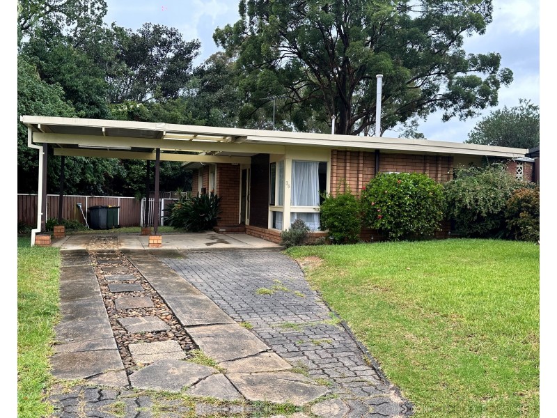 35 Evergreen Ave, Bradbury NSW 2560