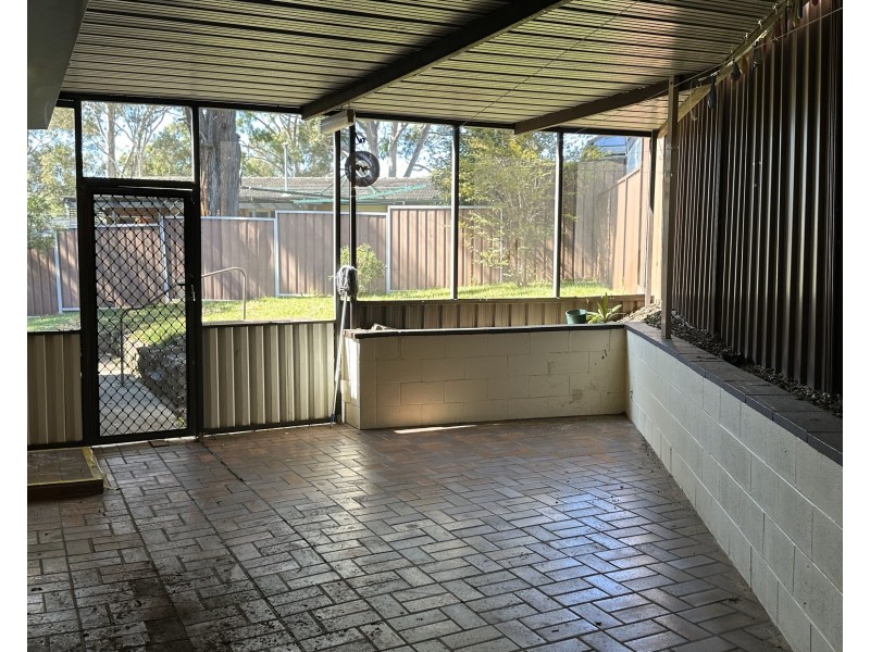 35 Evergreen Ave, Bradbury NSW 2560