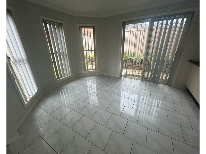 2 Blacket Pl, West Hoxton NSW 2171
