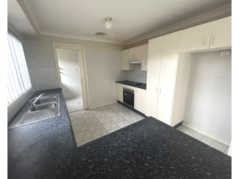 2 Blacket Pl, West Hoxton NSW 2171