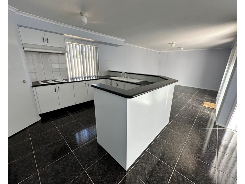 16 Yalwal Ct, Prestons NSW 2170