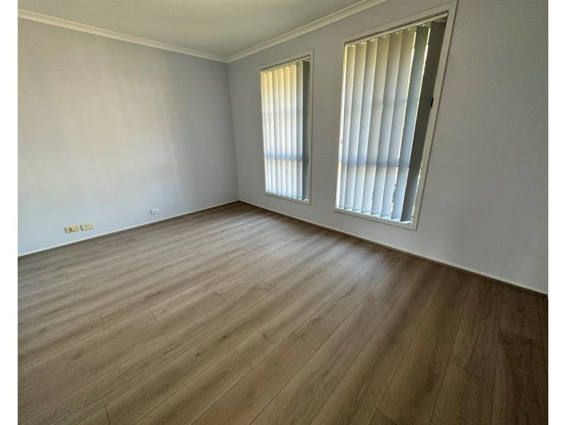 16 Yalwal Ct, Prestons NSW 2170