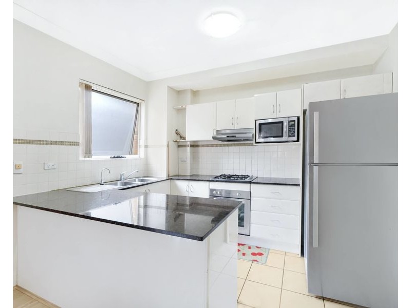 15 8-10 Browne Parade, Warwick Farm NSW 2170