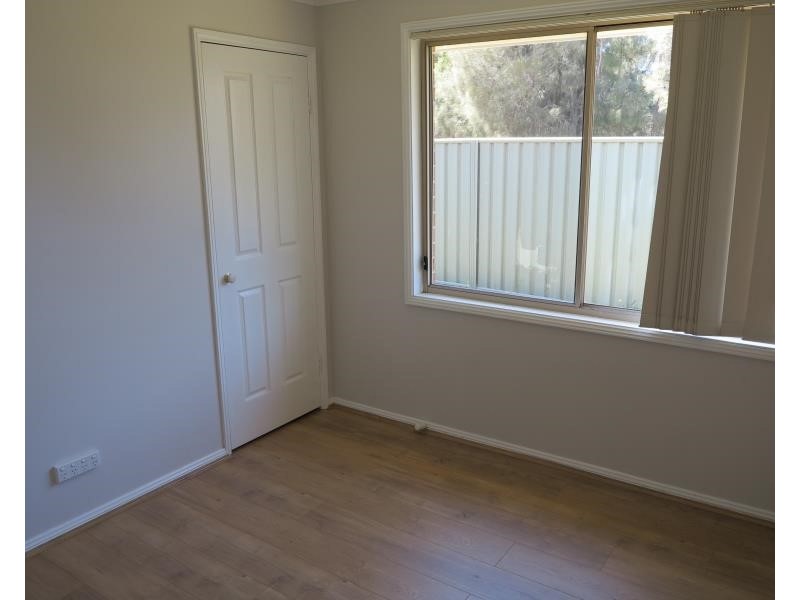 22 Gunnedah Rd, Hoxton Park NSW 2171