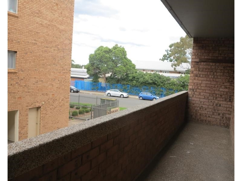 1/3 Lachlan St, Warwick Farm NSW 2170