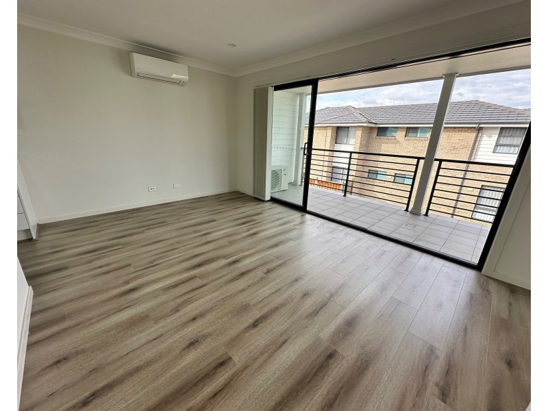 1 Schuppan St, Oran Park NSW 2570