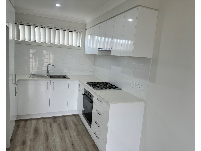 1 Schuppan St, Oran Park NSW 2570