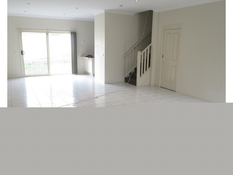 18 Blackburn Ave, West Hoxton NSW 2171