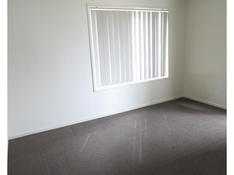 18 Blackburn Ave, West Hoxton NSW 2171