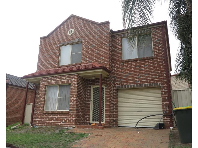 18 Blackburn Ave, West Hoxton NSW 2171