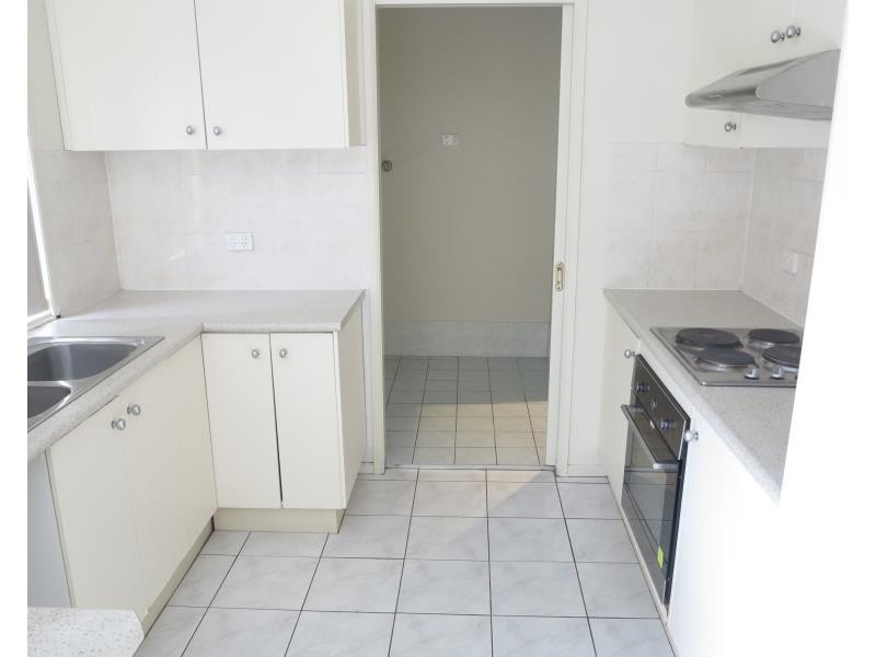 18 Blackburn Ave, West Hoxton NSW 2171