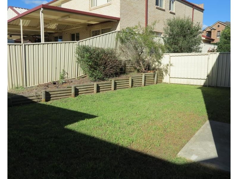 18 Blackburn Ave, West Hoxton NSW 2171