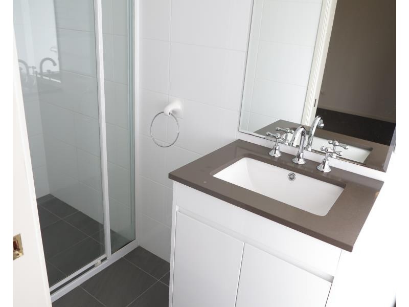 18 Blackburn Ave, West Hoxton NSW 2171
