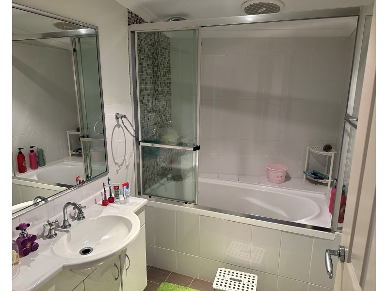 6/79-83 Leacocks Ln, Casula NSW 2170