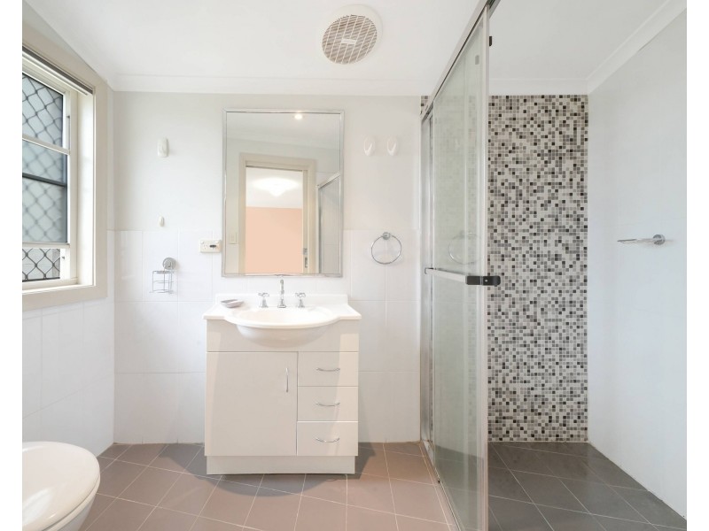 6/79-83 Leacocks Ln, Casula NSW 2170