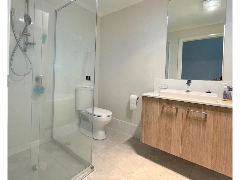17 McMillan St, Gregory Hills NSW 2557