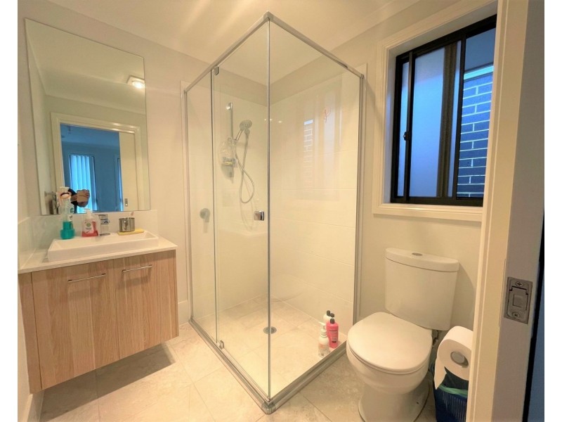17 McMillan St, Gregory Hills NSW 2557