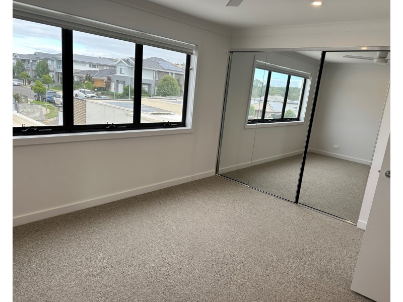 42 Willowdale Dr, Leppington NSW 2179