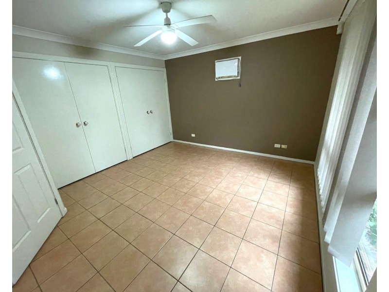 17 Gunn Pl, St Helens Park NSW 2560