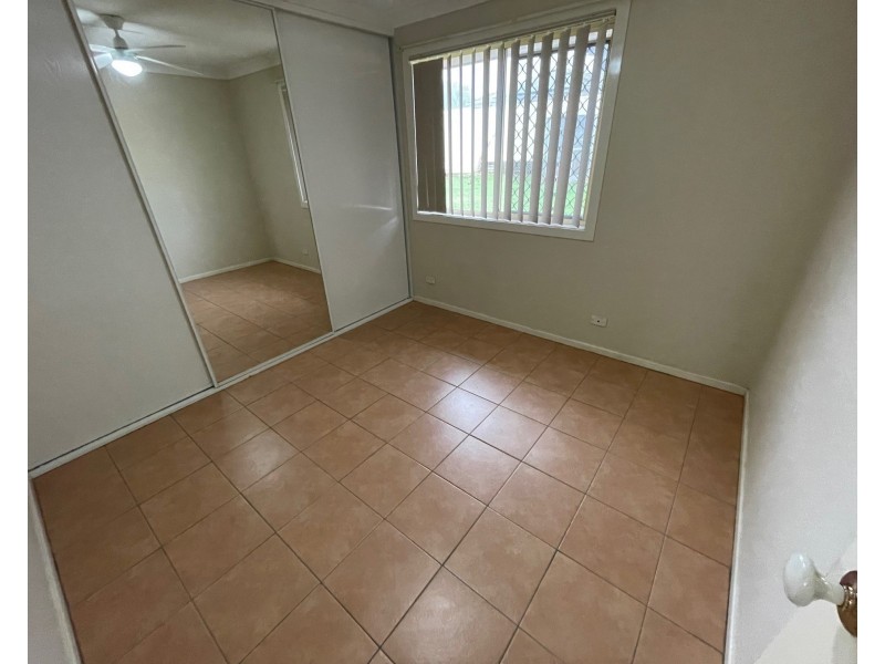 17 Gunn Pl, St Helens Park NSW 2560