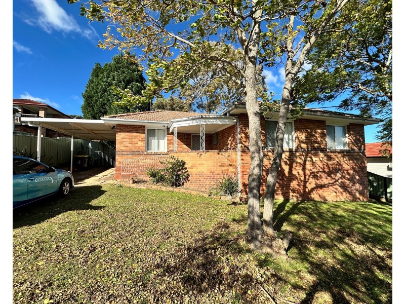 4 Stewart St, Campbelltown NSW 2560