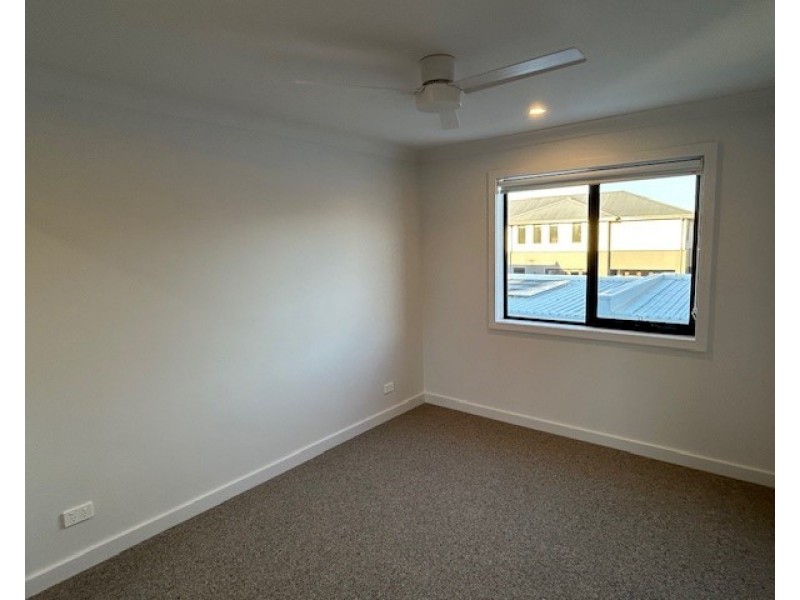 74 Willowdale Dr, Leppington NSW 2179