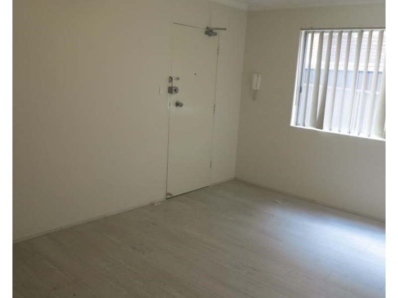 2/17 Forbes St, Warwick Farm NSW 2170