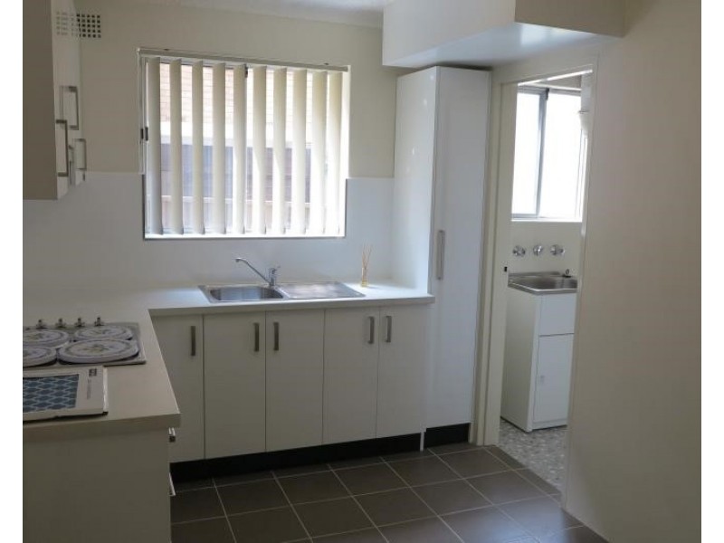 2/17 Forbes St, Warwick Farm NSW 2170