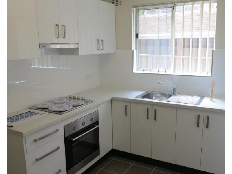 2/17 Forbes St, Warwick Farm NSW 2170