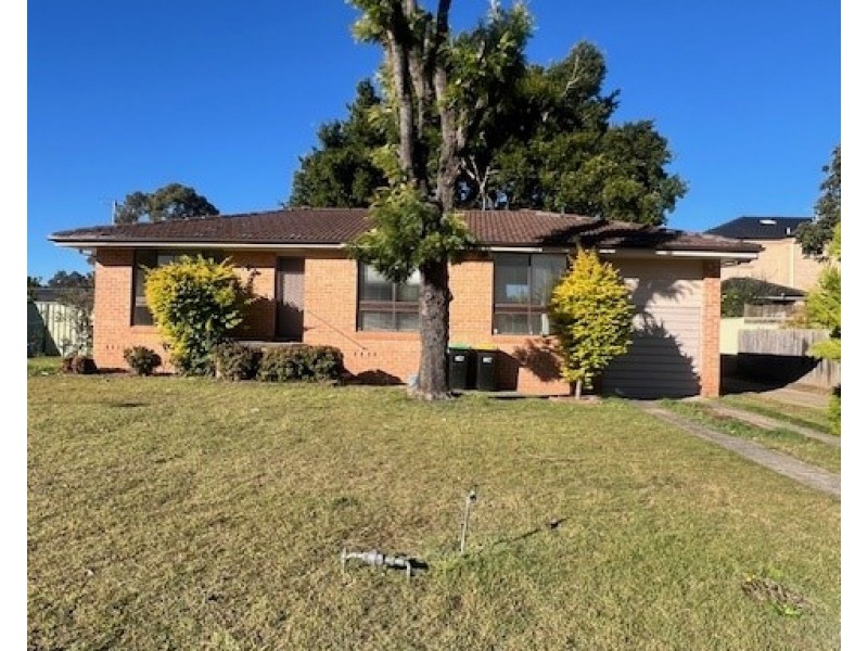 44 Nottingham Cres, Chipping Norton NSW 2170