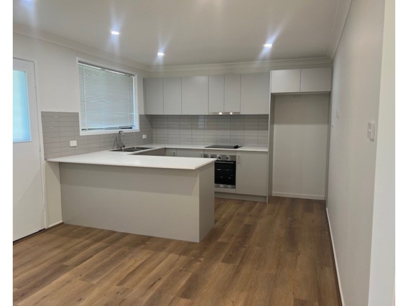 44 Nottingham Cres, Chipping Norton NSW 2170
