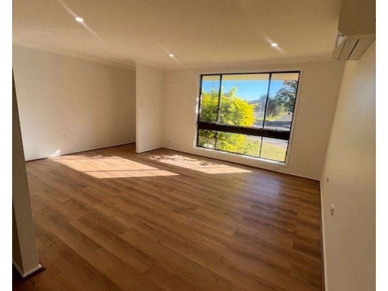 44 Nottingham Cres, Chipping Norton NSW 2170