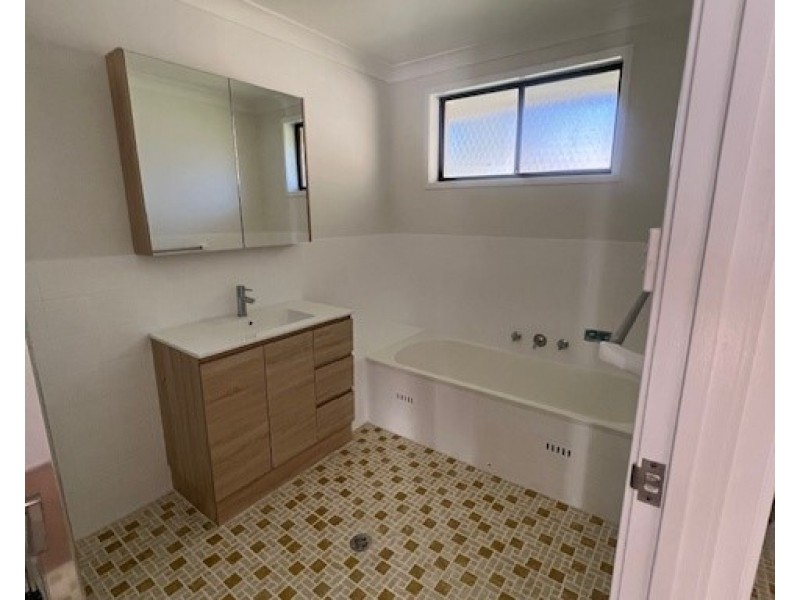 44 Nottingham Cres, Chipping Norton NSW 2170