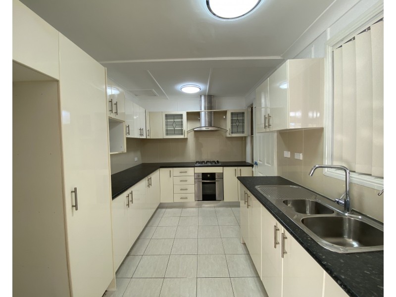 100 St Johns Rd, Heckenberg NSW 2168