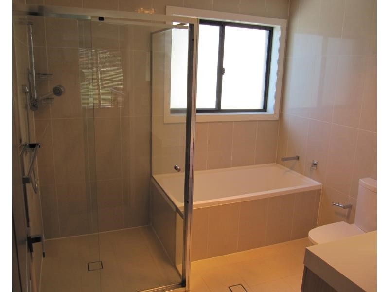 10 Batehaven Cl, Prestons NSW 2170