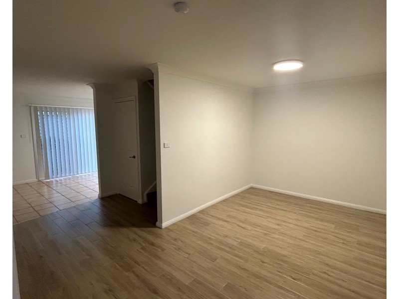21B Solander Ave, West Hoxton NSW 2171