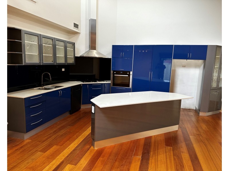 7 Melba Pl, Casula NSW 2170