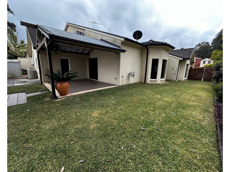 7 Melba Pl, Casula NSW 2170