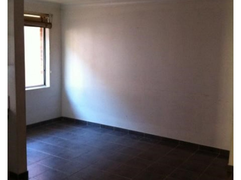 4/6 Collimore Ave, Liverpool NSW 2170