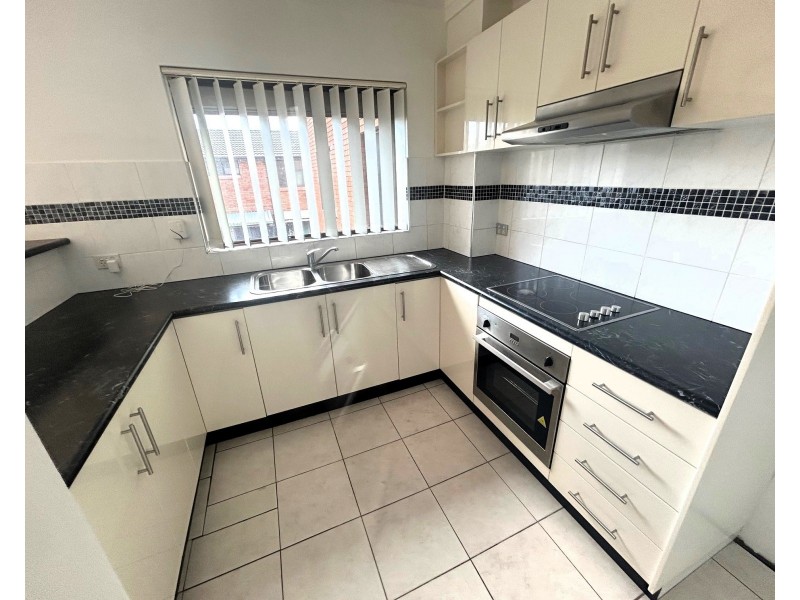 8/8 Beale St, Liverpool NSW 2170
