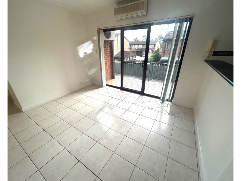 8/8 Beale St, Liverpool NSW 2170