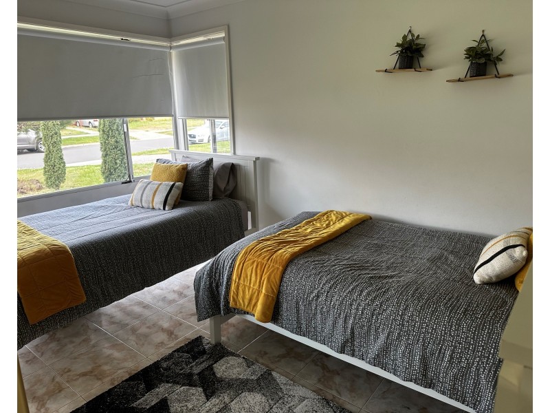 7 Holly Ave, Chipping Norton NSW 2170