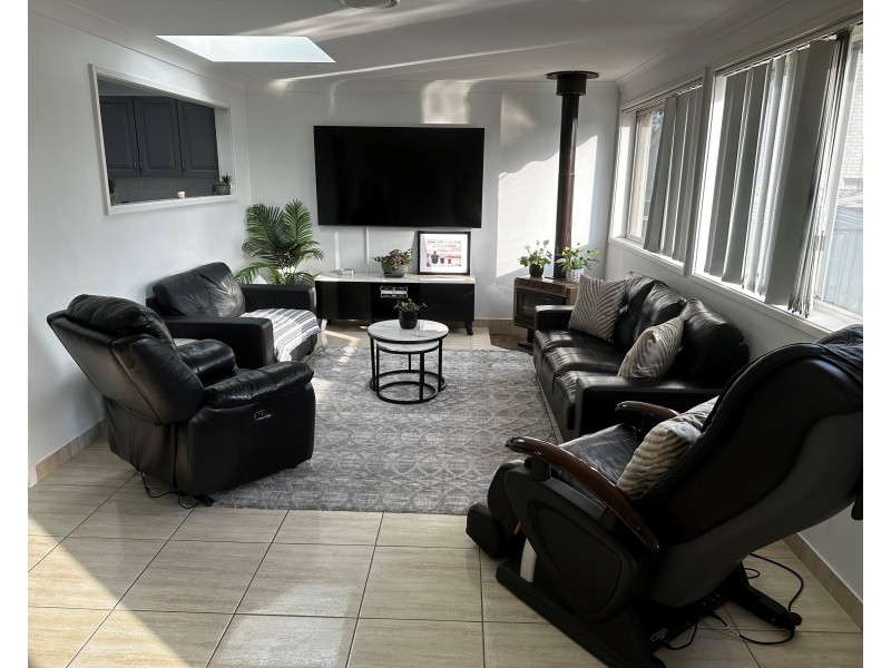 7 Holly Ave, Chipping Norton NSW 2170