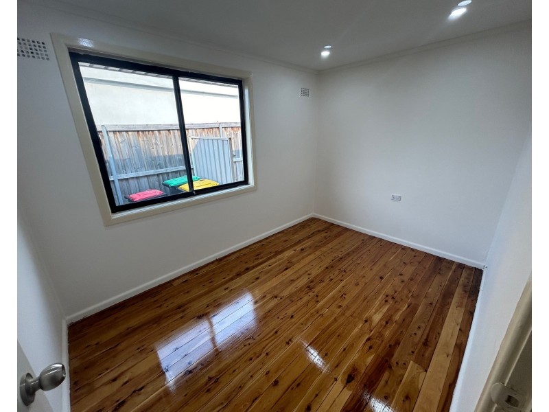 16 Bare Ave, Lurnea NSW 2170