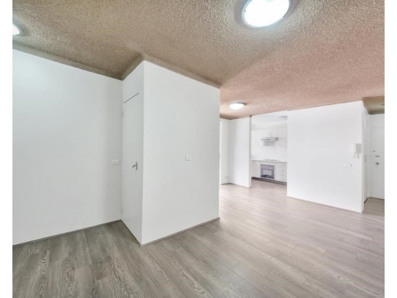 8/5-7 Mill Rd, Liverpool NSW 2170