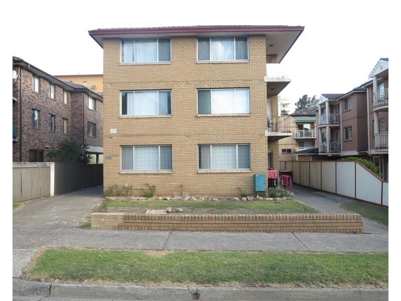 2/120 Moore St, Liverpool NSW 2170