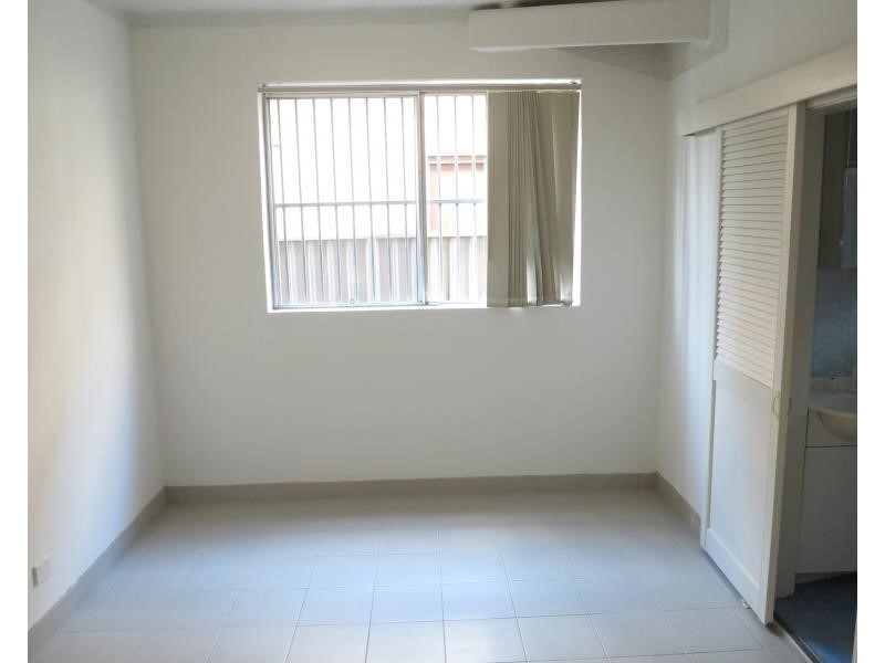 2/120 Moore St, Liverpool NSW 2170