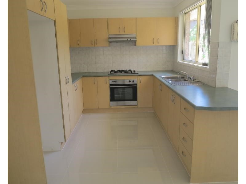 28 Geraldton St, Prestons NSW 2170