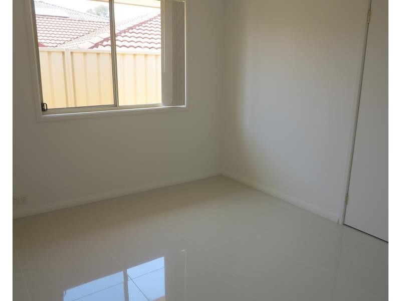 28 Geraldton St, Prestons NSW 2170